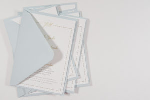 zaproszenia slubne papierowagruszka warszawa jolanta martin beige 300x200 - 5X9B8054 -